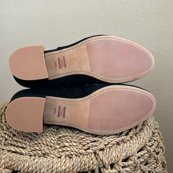 NWT Toms Black Floral Embroidered Suede block heel boot - Picture 4 of 4